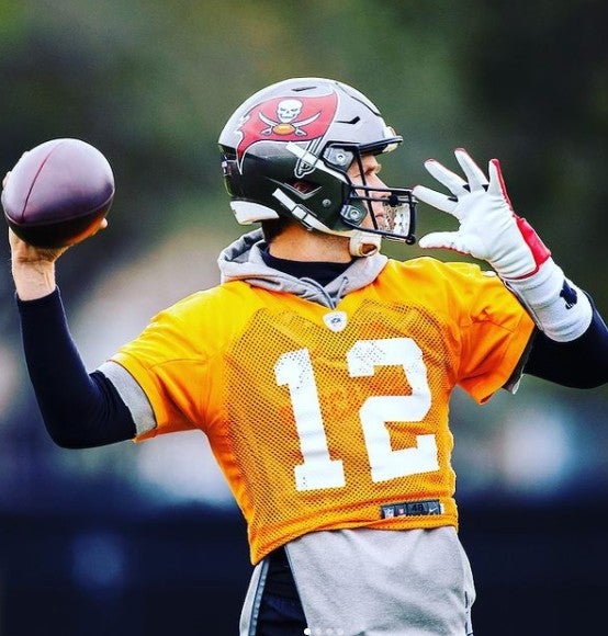 Tom Brady en un entrenamiento con Tampa Bay