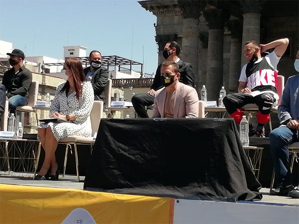 El César del Boxeo en la presentación de la pelea