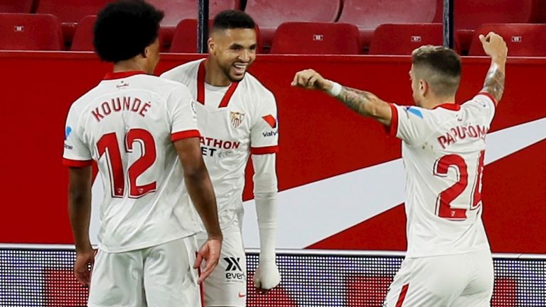 Jugadores del Sevilla celebrando un gol 