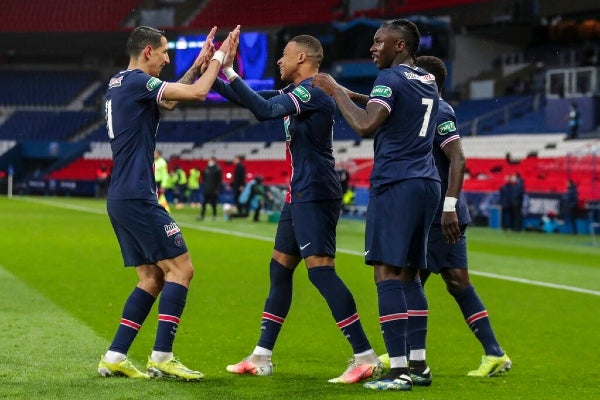 Ángel Di María y Mbappé celebran gol frente al Lille