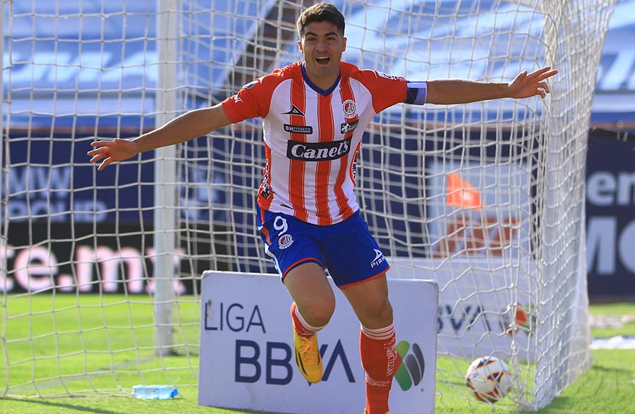 Nico Ibáñez celebra gol que le sería invalidado