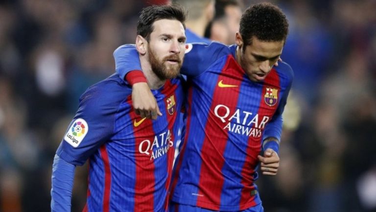 Lionel Messi celebra gol con Neymar 