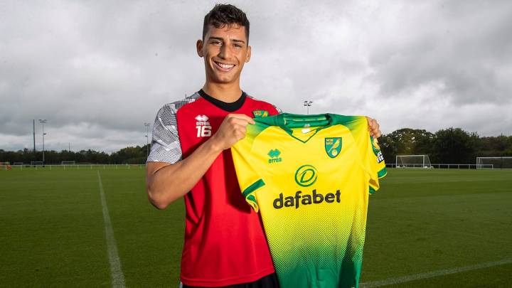 Sebastian Soto, en presentación con el Norwich City 