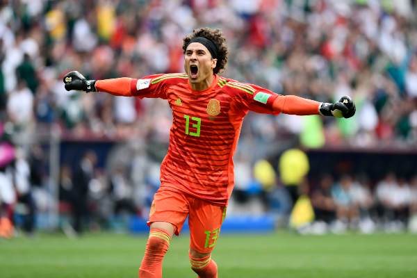 Guillermo Ochoa en festejo ante Alemania en Rusia 2018