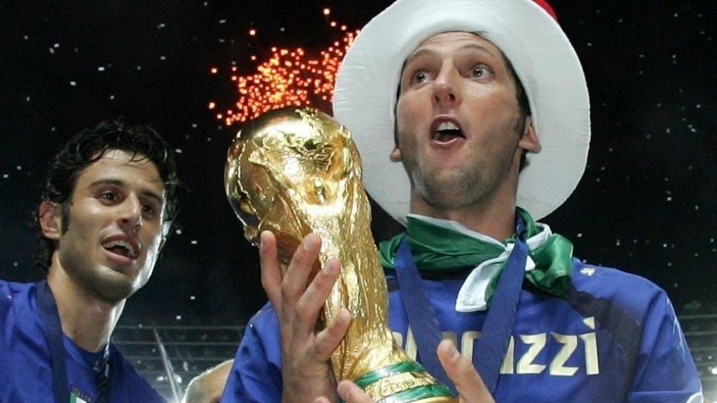 Materazzi con la Copa del Mundo 