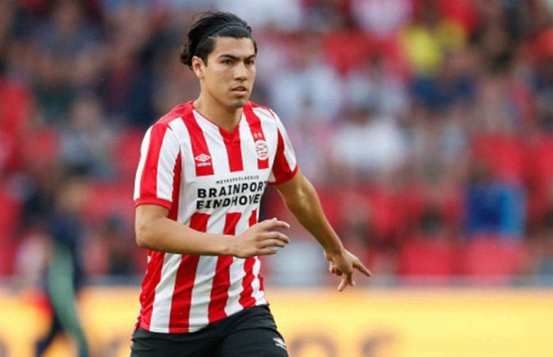 Erick Gutiérrez en juego con el PSV