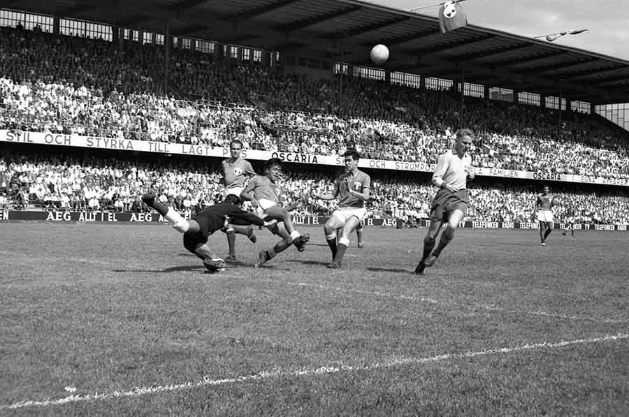 Carbajal en partido ante Suecia en 1958