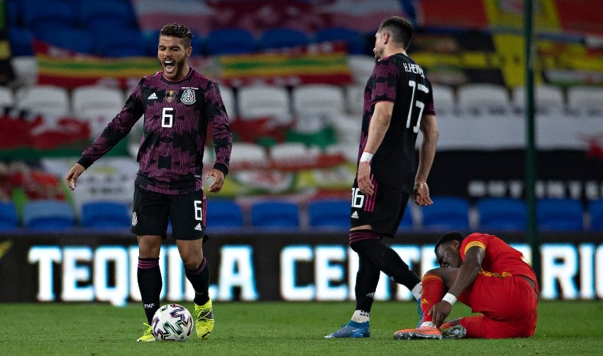 Jugadores de la Selección Mexicana durante el duelo ante Gales