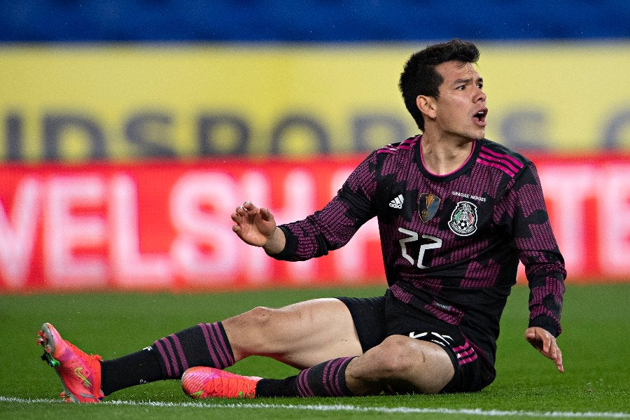 Hirving Lozano en derrota vs Gales