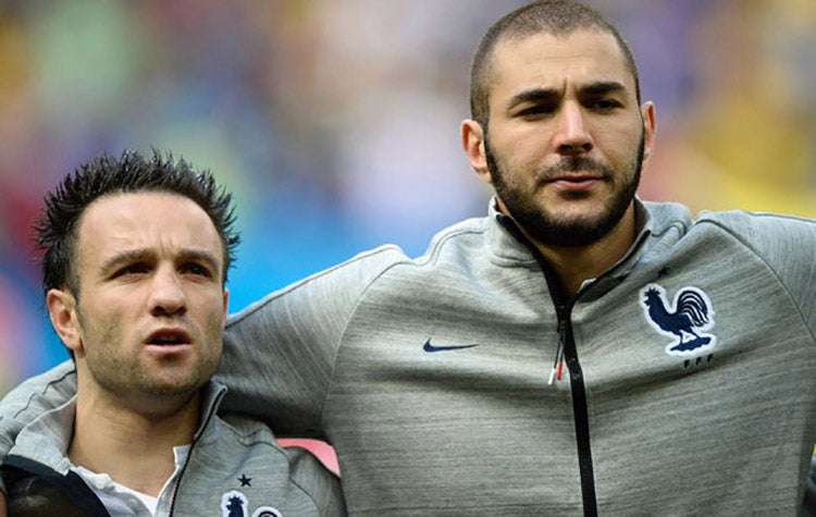 Karim Benzema y Mathieu Valbuena previo a un duelo con Francia 