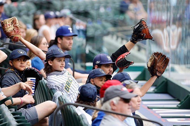 Fans de los Brewers, en un juego de Postemporada