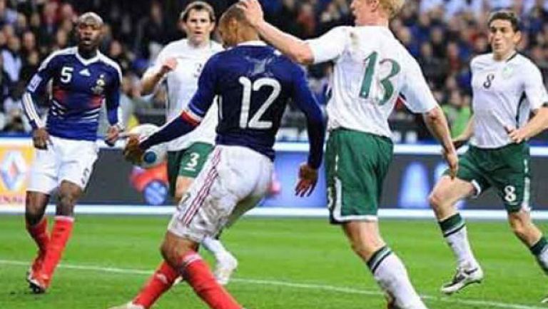 Henry se ayudó con la mano en la repesca contra Irlanda
