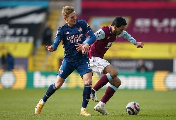 Martin Odegaard en un partido del Arsenal