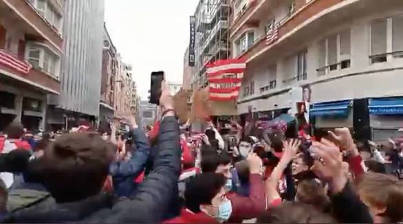 Aficionados 'conviven' previo a Final de Copa del Rey