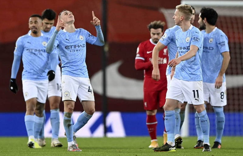 Jugadores del Manchester City festejan un gol 