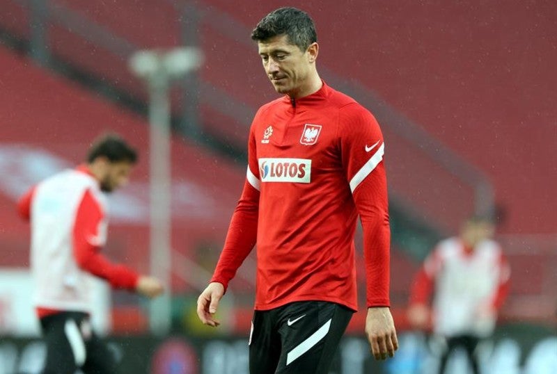 Robert Lewandowski sufrió una lesión en la rodilla