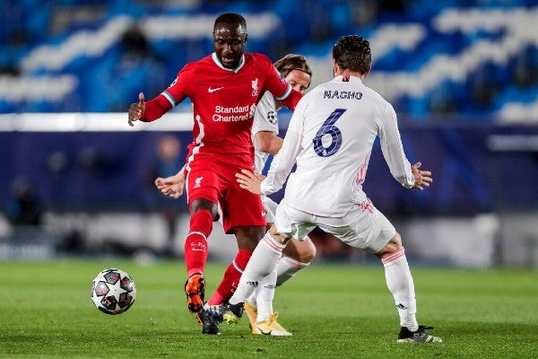 Naby Keita en acción contra el Real Madrid