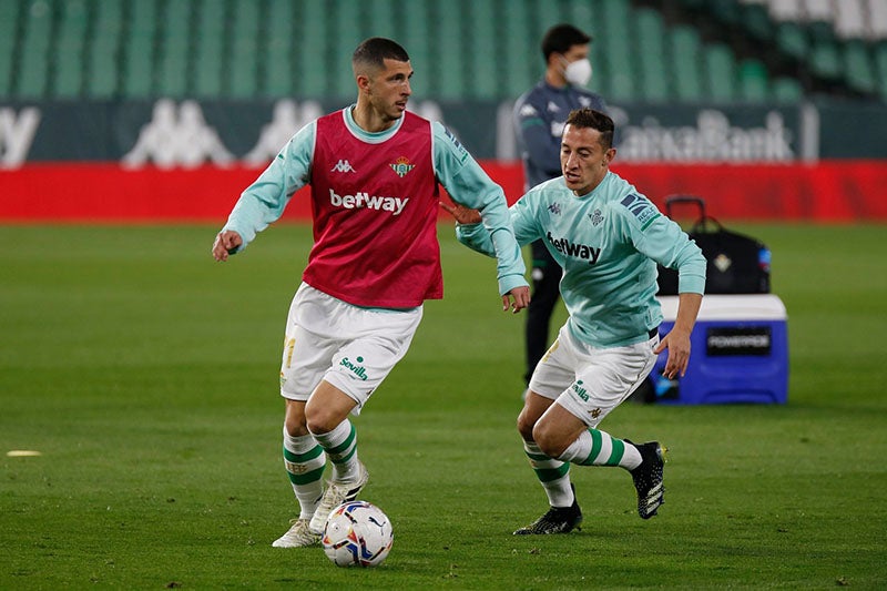 Guardado y Guido durante una sesión con Betis 