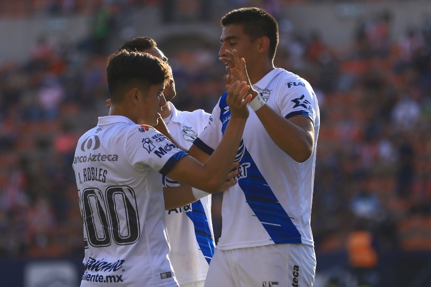 Guillermo Martínez celebrando el cuarto gol de La Franja