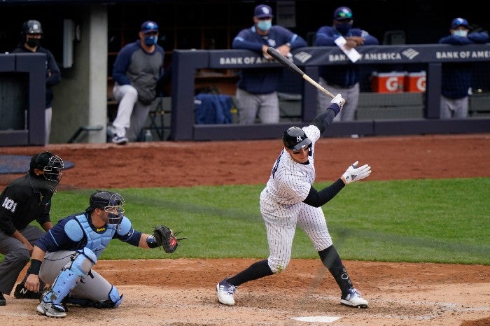 Judge abanica en un duelo ante los Rays