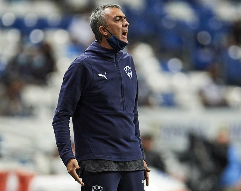 Antonio Amor durante el duelo contra Chivas 