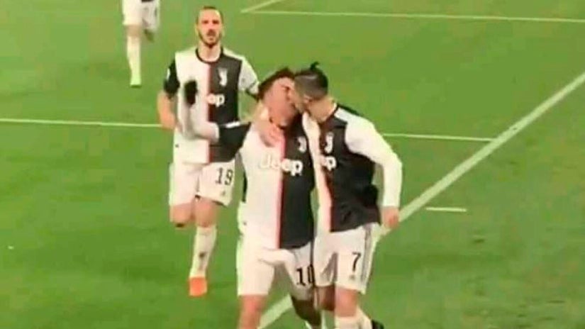 Dybala y Cristiano Ronaldo en un partido de la Juventus