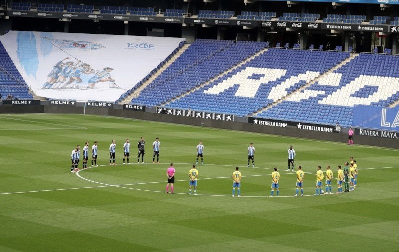 Minuto de silencio en el Espanyol vs Las Palmas