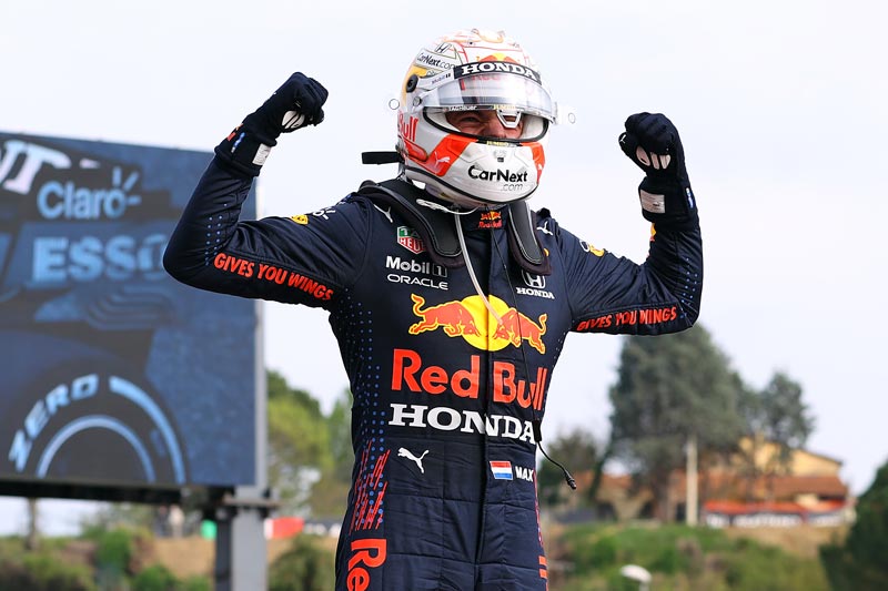 Max Verstappen celebrando una victoria