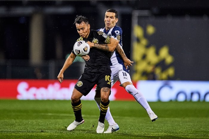 Zelarayán en acción ante Rayados