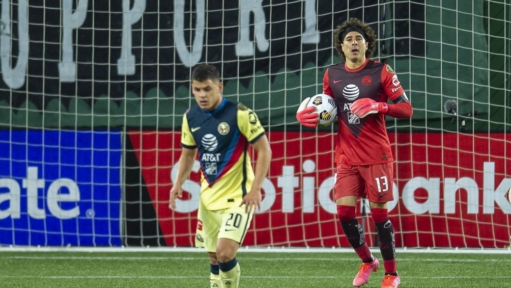 Ochoa en el partido contra Portland 