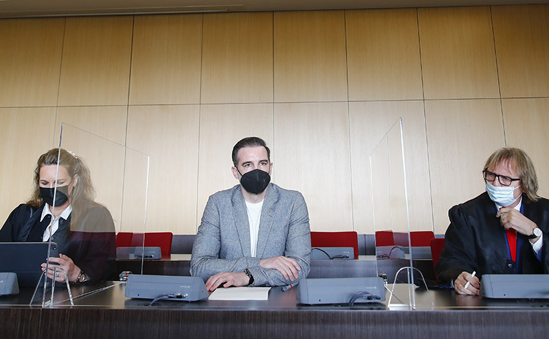 Christoph Metzelder en la sala del tribunal para su juicio en Alemania 