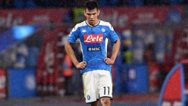 Hirving Lozano en un partido del Napoli