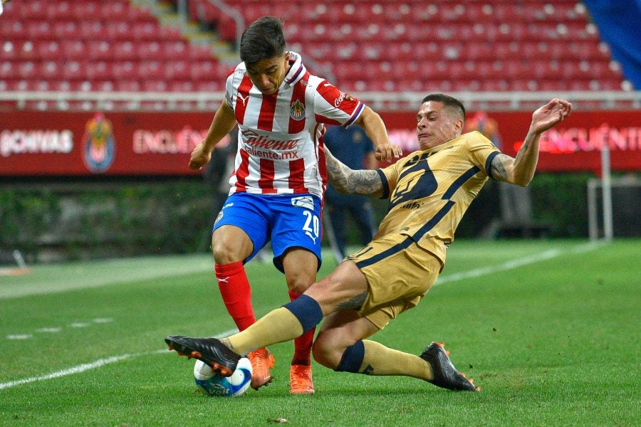 Fernando Beltrán durante un partido con Chivas