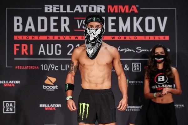 Érik "Goyito" Pérez en ceremonia de pesaje del Bellator MMA