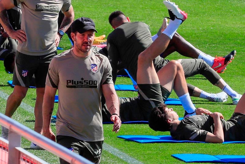 Diego Simeone durante una sesión del Atlético 