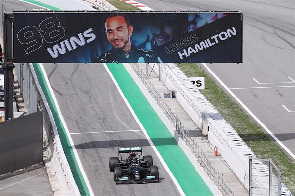 Lewis Hamilton gana el Gran Premio de España
