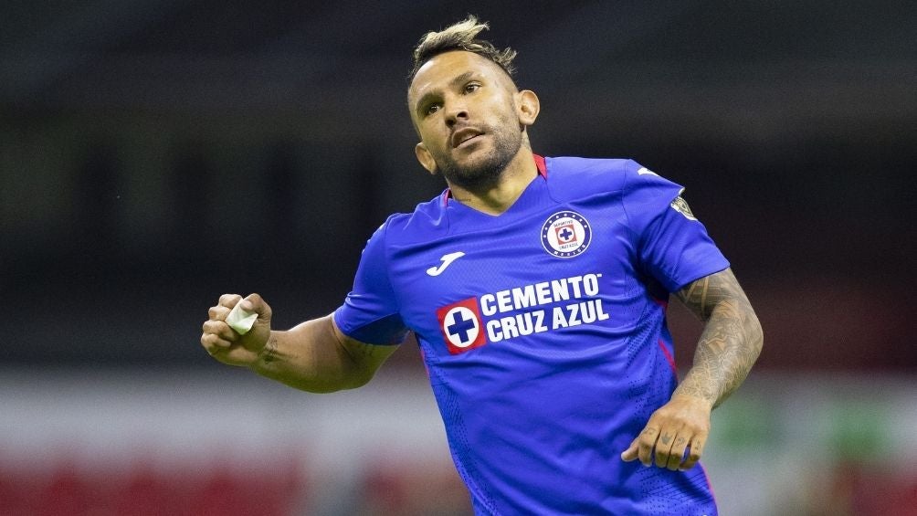 Montoya en un partido de Cruz Azul 