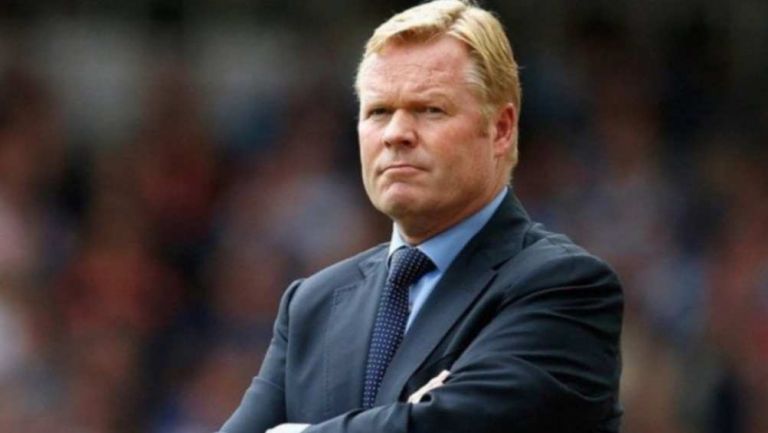 Ronald Koeman jugando con Barcelona