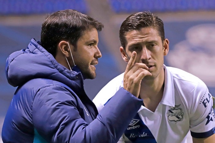 Larcamón y Ormeño en partido con Puebla