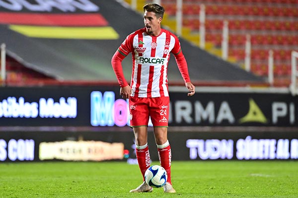 Ian González en partido con los Rayos 