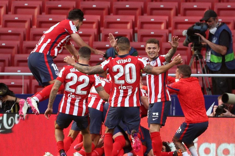 Los jugadores colchoneros celebrando un gol