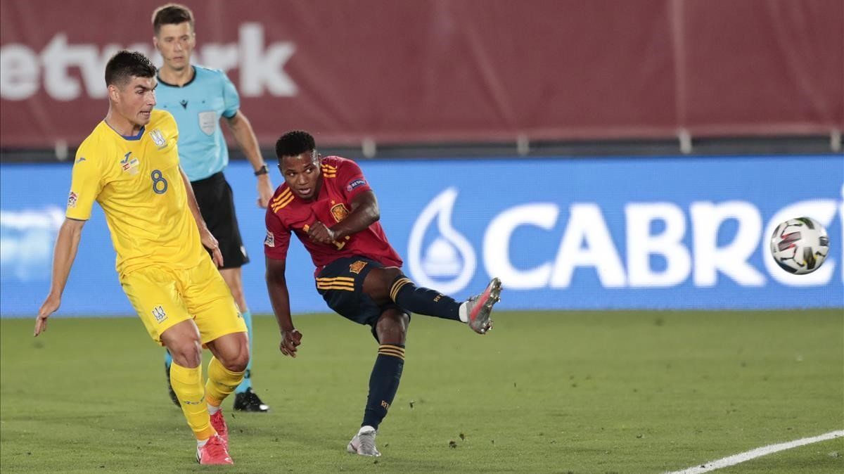 Ansu Fati firma gol con España