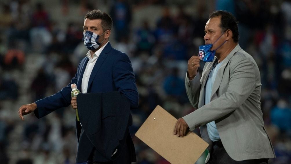 Pezzolano y Reynoso en el partido 