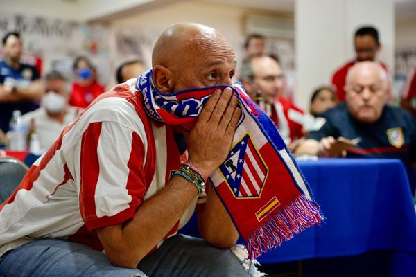 Fanáticos de los 'Colchoneros' reunidos en CDMX