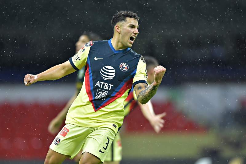 Jorge Sánchez en partido con América