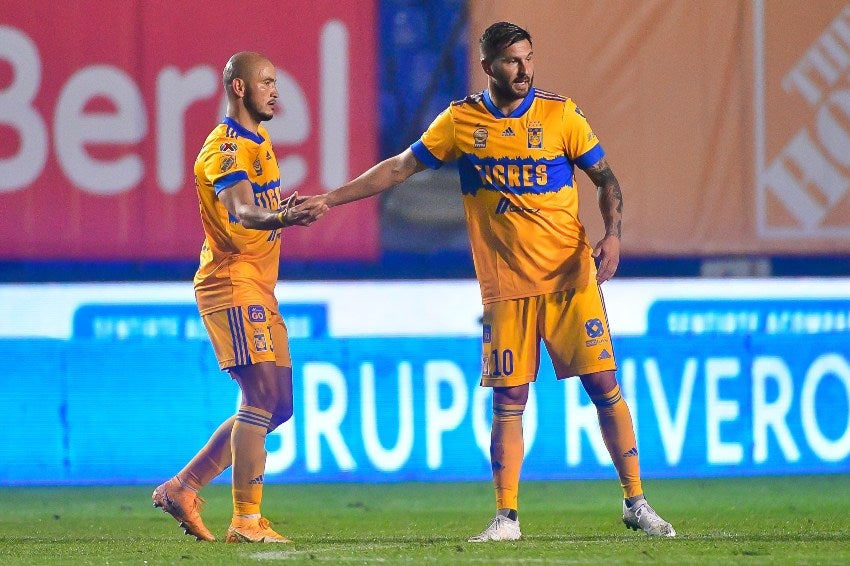 Gignac y González en un partido de Tigres 