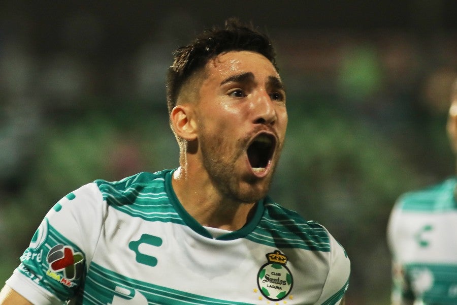 Fernando Gorriarán durante un partido con Santos