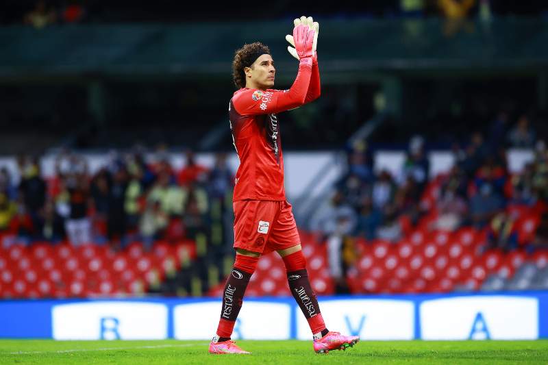 Guillermo Ochoa en partido