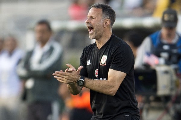 Ryan Giggs en acción con la Selección de Gales rumbo a la Copa Mundial de Rusia 2018