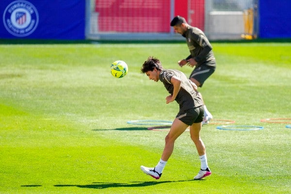 João Félix en entrenamiento con los Colchoneros